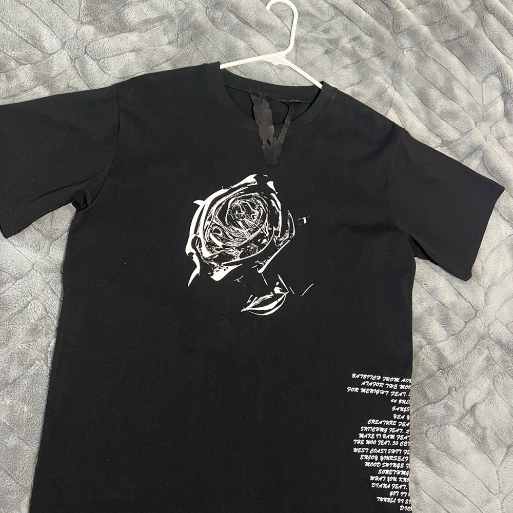 VLONE Black Short Sleeve Tee with Graphic Design
